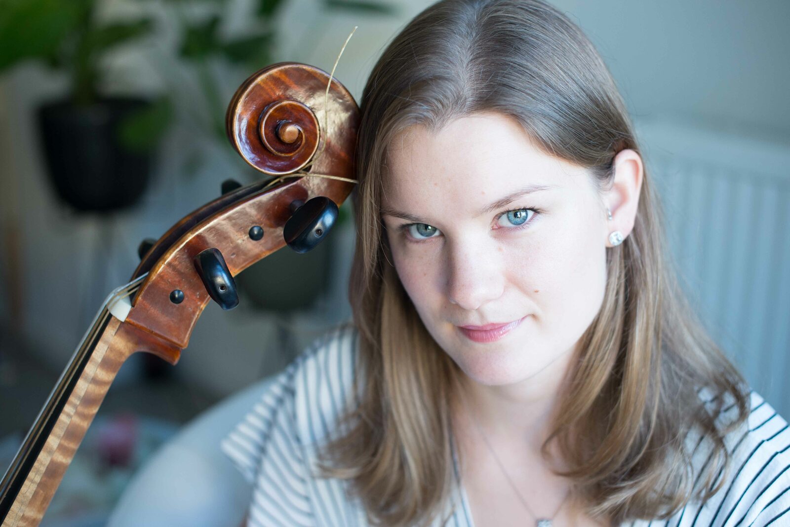 Madeleine Bouissou with her cello